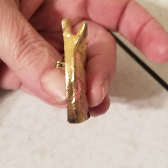 Retro gold tone horse brooch - Picture 10 of 11